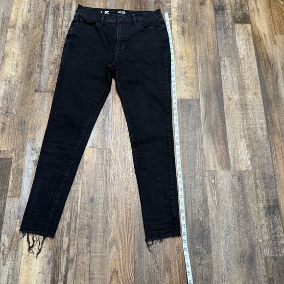 a.n.a Women's Black Frayed Hem Skinny Jeans - Picture 5 of 7